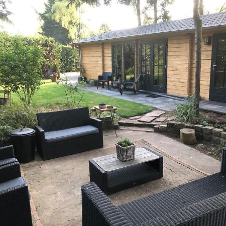 3 Slaapkamer Blokhut Met Opgemaakte Bedden Villa Putten Esterno foto