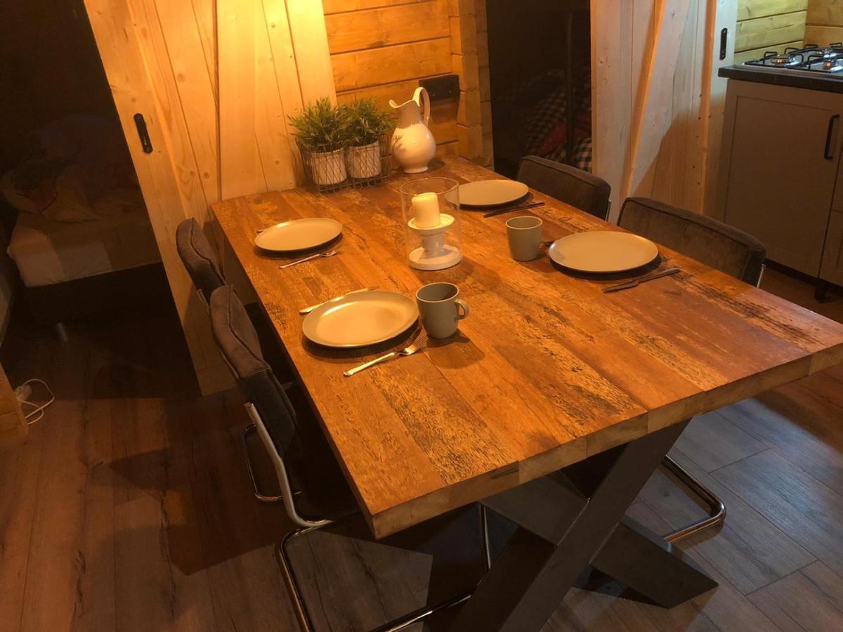 3 Slaapkamer Blokhut Met Opgemaakte Bedden Villa Putten Esterno foto