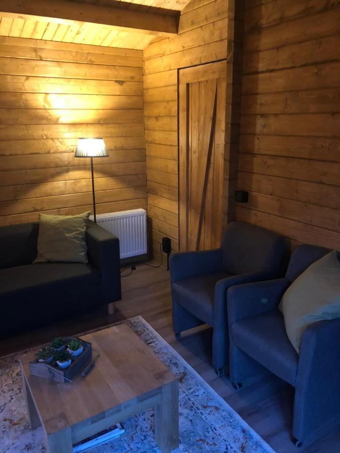3 Slaapkamer Blokhut Met Opgemaakte Bedden Villa Putten Esterno foto