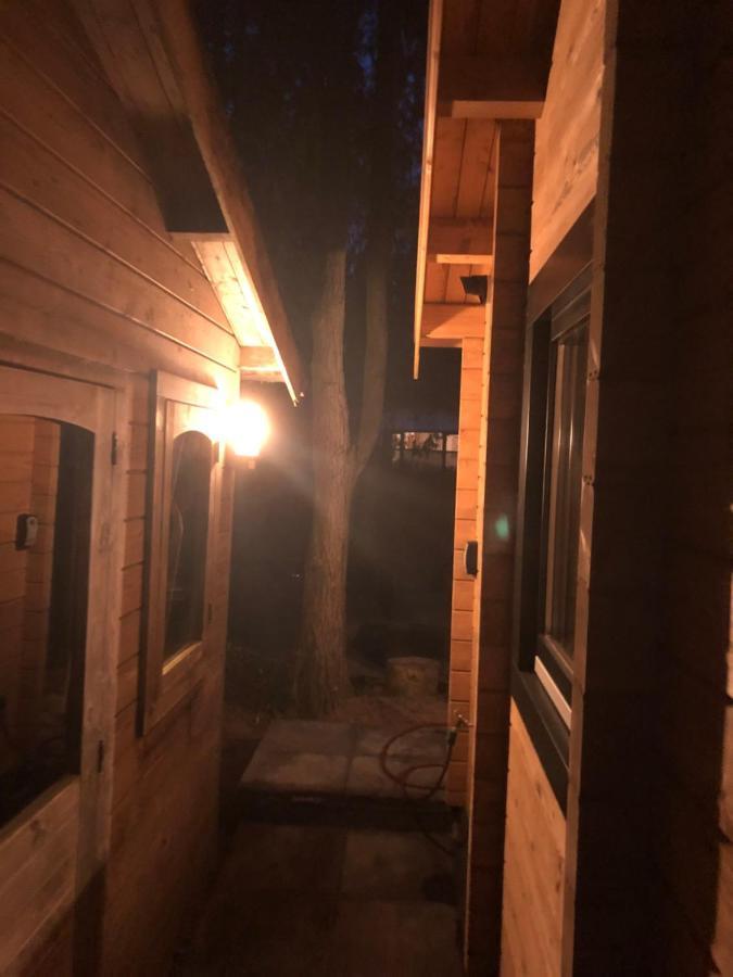 3 Slaapkamer Blokhut Met Opgemaakte Bedden Villa Putten Esterno foto
